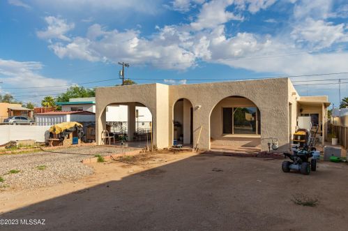 207 Palmdale St, Tucson, AZ 85714-1440