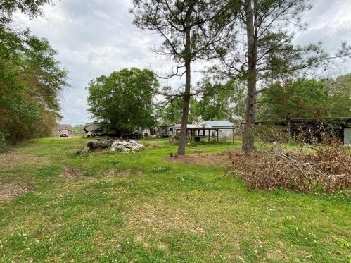 275 Thomas Rd, Beaumont TX 77706-4616 exterior