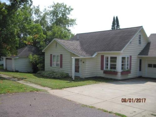 371 3rd St, Glidden, WI
