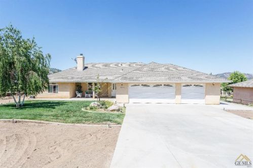 18041 Bowie St, Tehachapi, CA 93561-5313