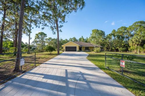 17225 76th St, Town Of Loxahatchee Groves, FL 33470-5817