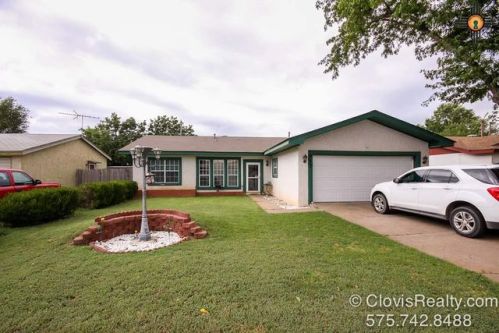 917 Manana Blvd, Clovis, NM 88101-3302