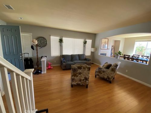 1323 Burdock St, Beaumont CA  92223-8301 exterior