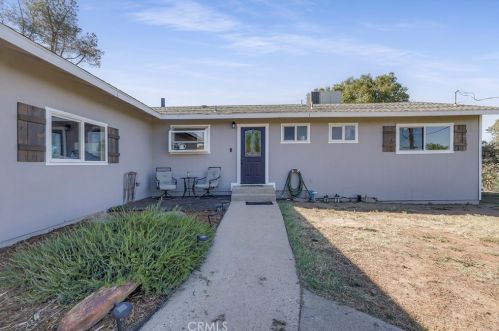 8 Meadowview Dr, Oroville, CA 95966-9230