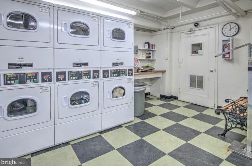 1514 17th St, Washington DC  20036-6227 exterior