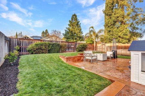 667 Poppy Cir, Vacaville CA  95687-7252 exterior