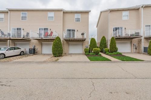 637 Donavin Dr, Jeannette, PA 15644-4079