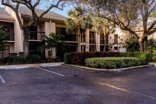 9460 Meadowood Dr, Fort Pierce FL  34951-2943 exterior