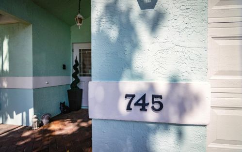 745 6th Ave, Boca Raton, FL 33432-2521