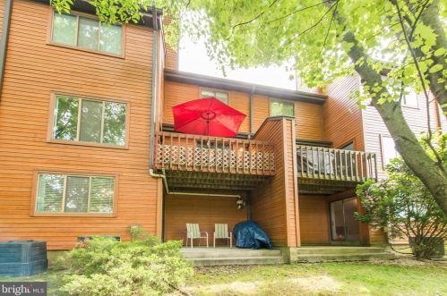 352 Winding Way, Norristown PA  19406-2633 exterior