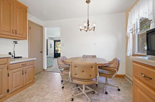 908 Thrush St, Green Bay WI  54303-4332 exterior