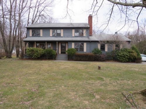 355 Thornridge Dr, Stamford, CT 06903-5121