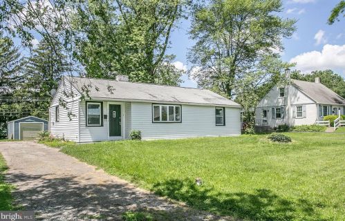 1023 Thrush Ln, Norristown, PA 19403-2219
