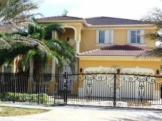 16464 84th St, Miami, FL 33193-5735