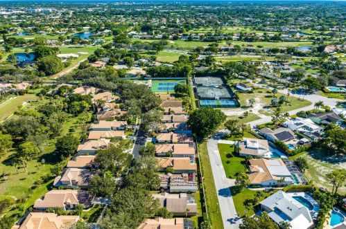 4400 Sherwood Forest Dr, Delray Beach FL  33445-3882 exterior