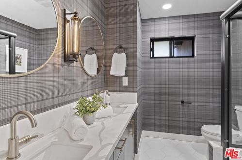 5254 Buffalo Ave, Van Nuys CA  91401-5929 exterior