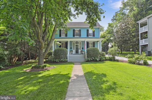 620 Samuel St, Charles Town, WV 25414-1412