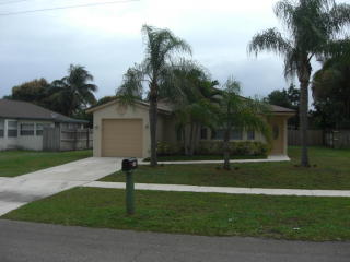 7388 San Castle Blvd, Lake Worth FL  33462-5216 exterior