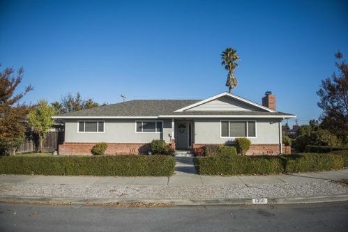 1350 Westward Dr, Hollister, CA 95023-5841