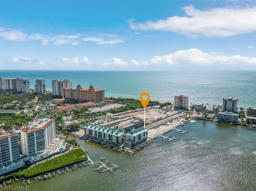 271 Southbay Dr, Naples FL  34108-2344 exterior