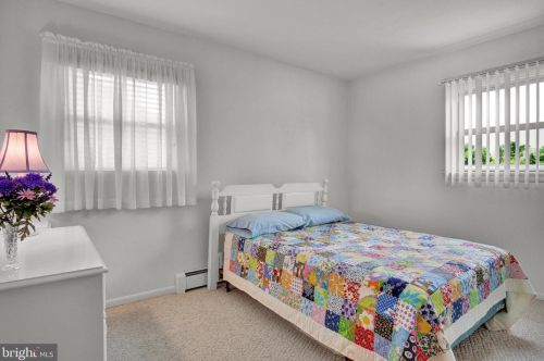 618 Grandview Ave, Camp Hill PA  17011-1816 exterior