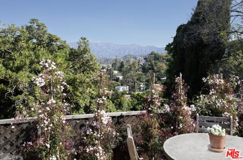 1410 Stanford Dr, Glendale CA  91205-3615 exterior