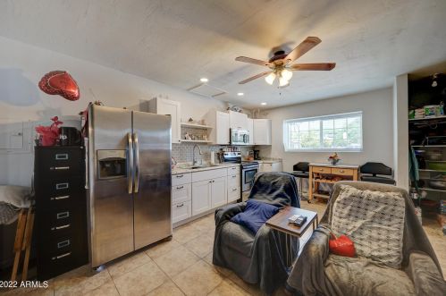 7830 17 Ave, Phoenix AZ 85023-2569 exterior