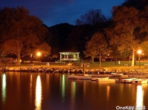 34 Twin Cedar Ln, Northport NY  11768-2232 exterior