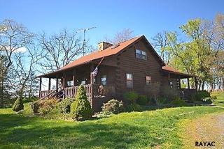 111 Fogelsanger Rd, Lees Cross Roads, PA 17257-9704
