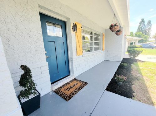 9111 Ledgestone Ln, Port Richey, FL 34668-4941