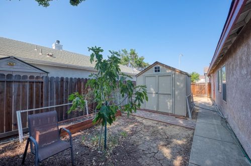 417 Peregrine Dr, Grayson CA  95363-9012 exterior