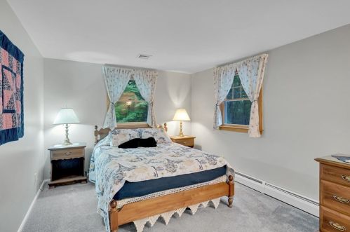 15 Danbury Cir, Amherst NH  03031-2016 exterior