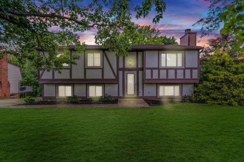 135 Pinoak Ln, Imperial, PA 15126-9648