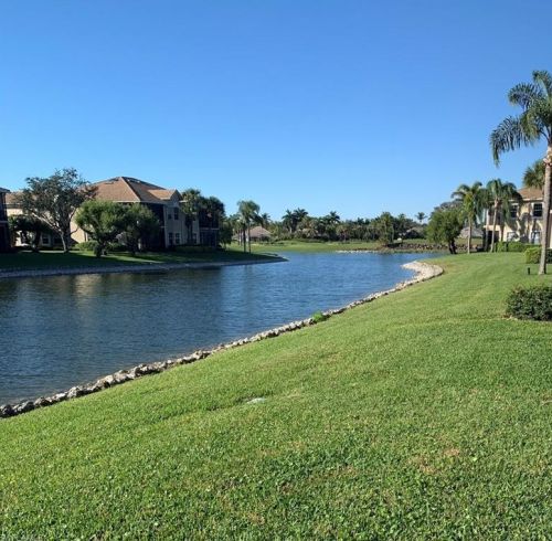4751 Stratford Ct, Naples, FL 34105-6692