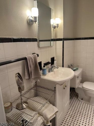 61 Fullerton Ave, Montclair NJ 07043-2208 exterior