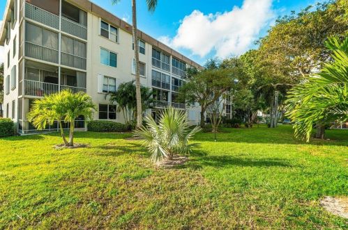 2010 Federal Hwy, Boynton Beach FL  33435-6962 exterior