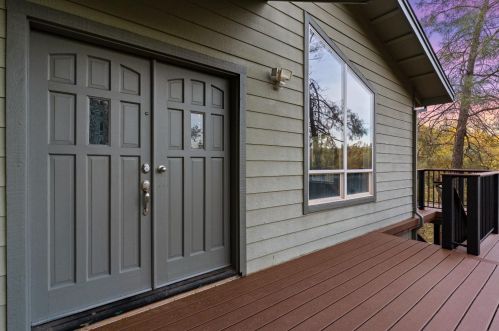 21892 Oak Meadows Rd, Grass Valley, CA 95945-7636