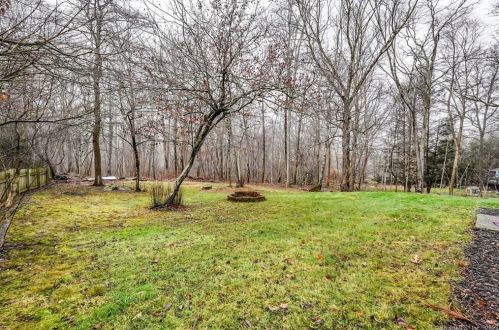 37 Victoria Dr, Colchester CT  06415-2319 exterior