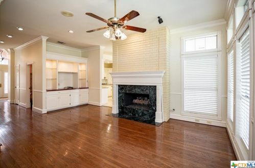 410 Charleston Dr, Victoria TX 77904-3830 exterior