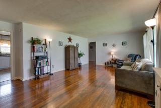 437 High Point Rd, Clarksville, TN 37042-6343