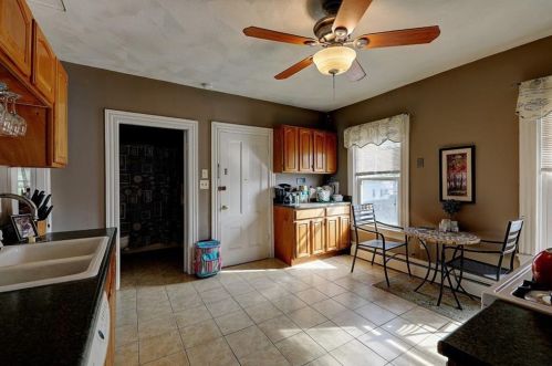 104 Arnold St, Lincoln RI  02865-1936 exterior