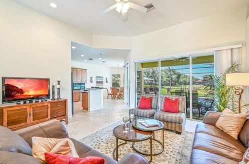 6025 Dogleg Dr, Naples FL  34113-1689 exterior