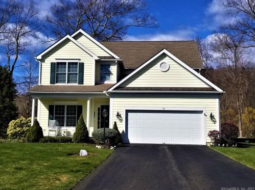 11 Black Swan Ct, Brookfield Center, CT 06804-3921