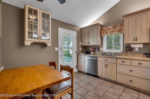 111 Autumn Rd, Lakewood NJ  08701-1622 exterior