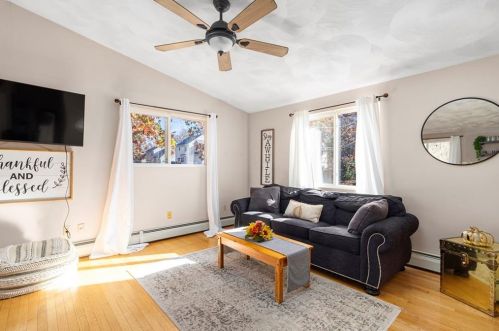 73 Tanner Ave, Warwick RI  02886-4510 exterior