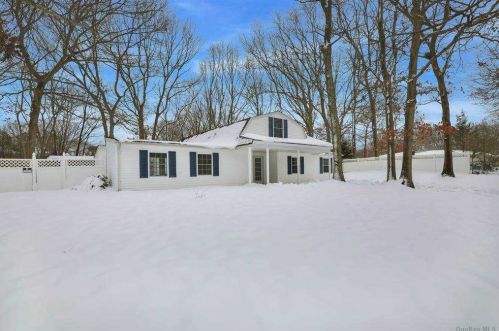 5 Shearwater Way, South Setauket, NY 11720-4313
