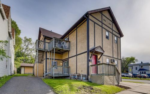 806 Earl St, Saint Paul, MN 55106-3997