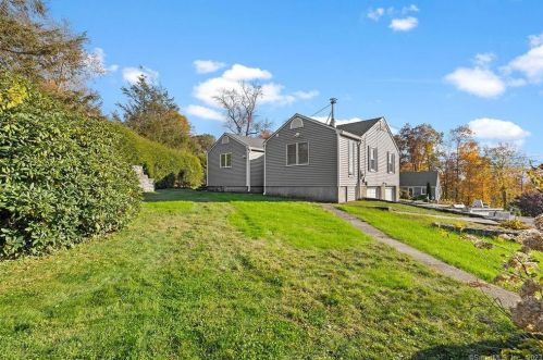 4 Pleasant Rise Cir, Brookfield Center CT  06804-2109 exterior