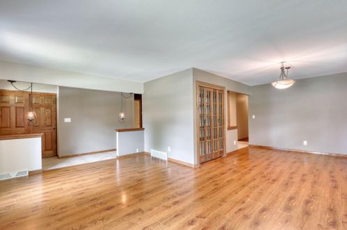 1170 Saratoga Pkwy, Oconomowoc, WI 53066-4440