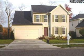 9236 Brookledge Ave, Canton, OH 44720-9828